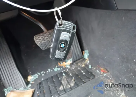 2011 BMW 328I xDrive из США, поврежденный, VIN WBAPK7C55BA821131